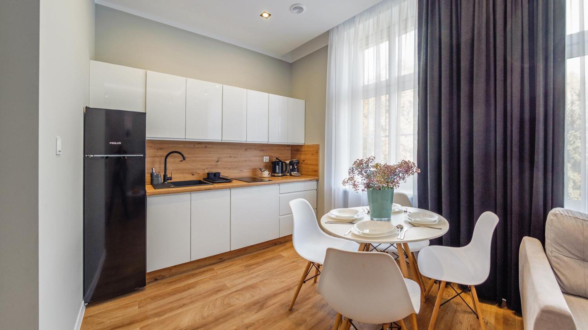 Apartment Pink 4ab - *